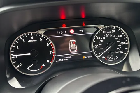 DL22YBO Nissan Qashqai 1.3 DiG-T MH Acenta Premium 5dr Thumbnail #55