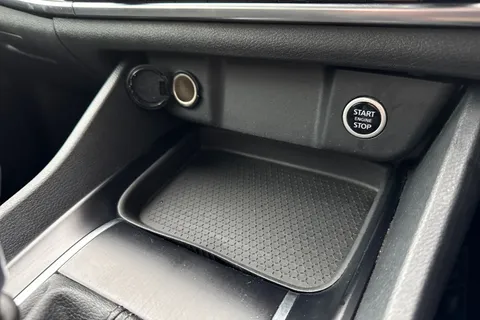 DL22YBO Nissan Qashqai 1.3 DiG-T MH Acenta Premium 5dr Thumbnail #56