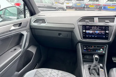 VO24YZZ Volkswagen Tiguan 1.5 TSI 150 R-Line 5dr DSG ⭐Rear view camera⭐ Thumbnail #15