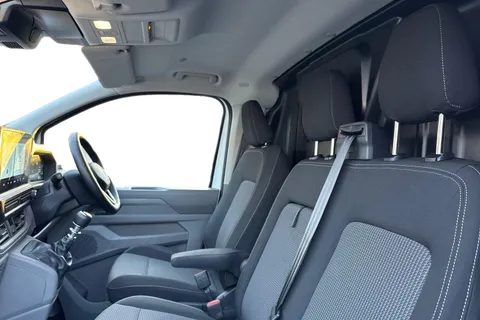 MF75FVC Volkswagen Transporter 2.0 TDI 150 Commerce Plus Van Thumbnail #10