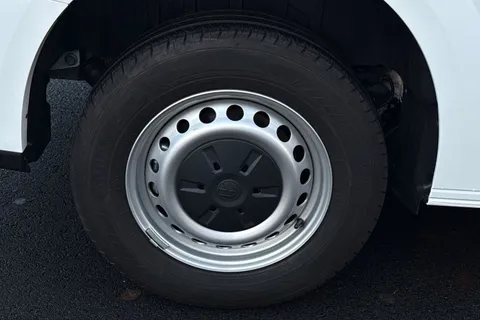 MF75FVC Volkswagen Transporter 2.0 TDI 150 Commerce Plus Van Thumbnail #22