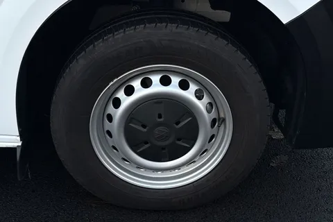 MF75FVC Volkswagen Transporter 2.0 TDI 150 Commerce Plus Van Thumbnail #23