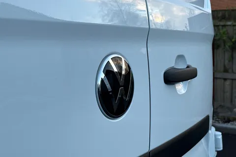 MF75FVC Volkswagen Transporter 2.0 TDI 150 Commerce Plus Van Thumbnail #24