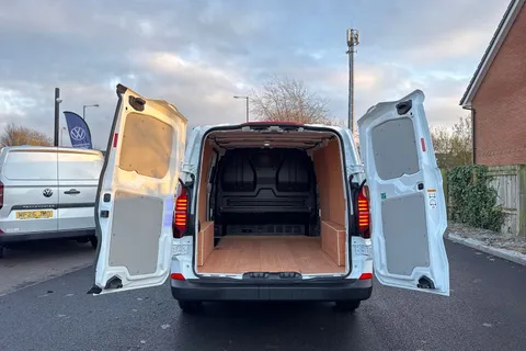 MF75FVC Volkswagen Transporter 2.0 TDI 150 Commerce Plus Van Thumbnail #31