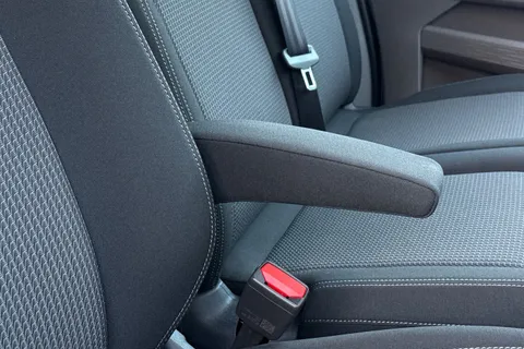 MF75FVC Volkswagen Transporter 2.0 TDI 150 Commerce Plus Van Thumbnail #32