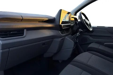 MF25HVC Volkswagen Transporter 2.0 TDI 110 Commerce Plus Van Thumbnail #10