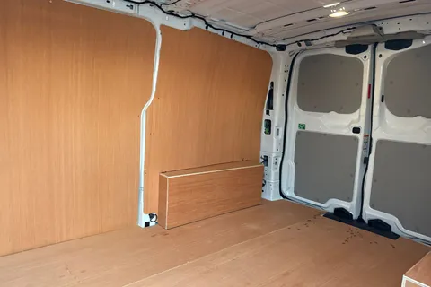 MF25HVC Volkswagen Transporter 2.0 TDI 110 Commerce Plus Van Thumbnail #15