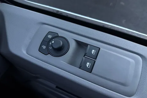 MF25HVC Volkswagen Transporter 2.0 TDI 110 Commerce Plus Van Thumbnail #19