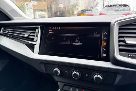 DG23BYK Audi A1 Sport 25 TFSI 95 PS 5-speed Thumbnail #36