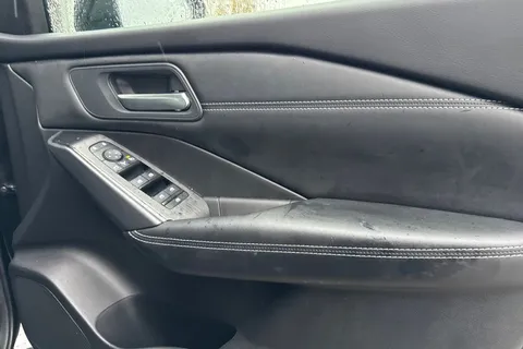 DS22KUU Nissan Qashqai 1.3 DiG-T MH Acenta Premium 5dr Thumbnail #22