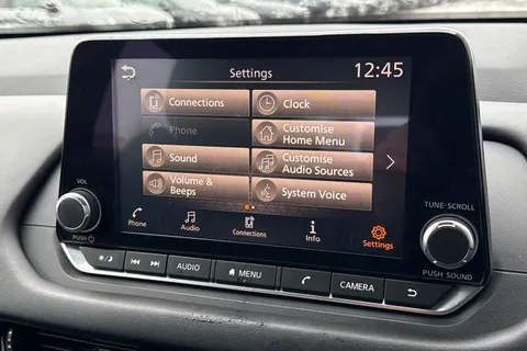 DS22KUU Nissan Qashqai 1.3 DiG-T MH Acenta Premium 5dr Thumbnail #43