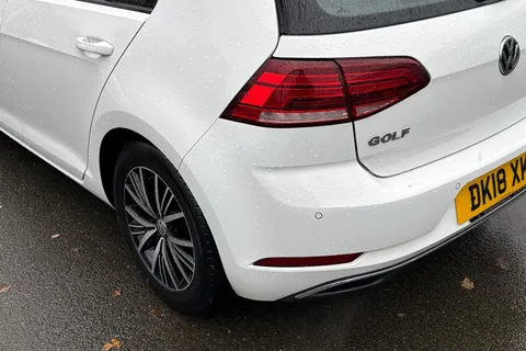 DK18XKU Volkswagen Golf 1.5 TSI EVO SE [Nav] 5dr Thumbnail #9