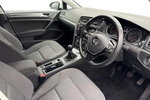 DK18XKU Volkswagen Golf 1.5 TSI EVO SE [Nav] 5dr Thumbnail #15