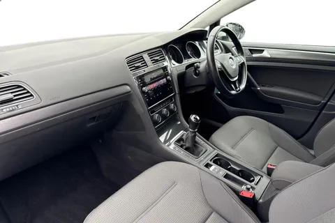 DK18XKU Volkswagen Golf 1.5 TSI EVO SE [Nav] 5dr Thumbnail #16