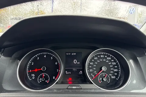 DK18XKU Volkswagen Golf 1.5 TSI EVO SE [Nav] 5dr Thumbnail #27