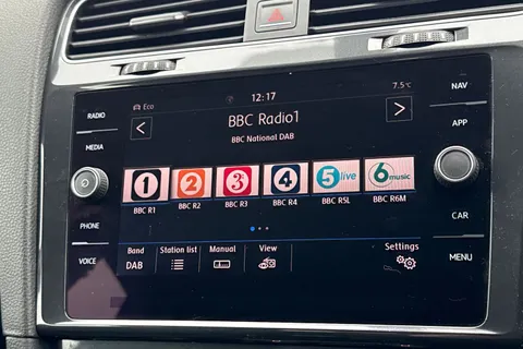 DK18XKU Volkswagen Golf 1.5 TSI EVO SE [Nav] 5dr Thumbnail #29