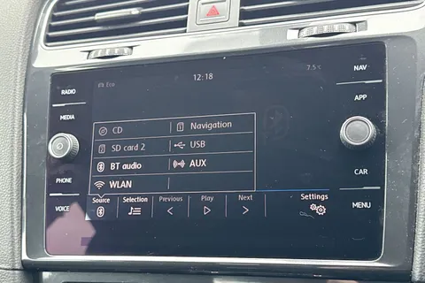 DK18XKU Volkswagen Golf 1.5 TSI EVO SE [Nav] 5dr Thumbnail #30