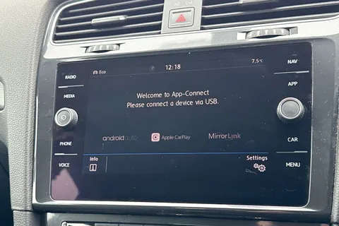 DK18XKU Volkswagen Golf 1.5 TSI EVO SE [Nav] 5dr Thumbnail #31