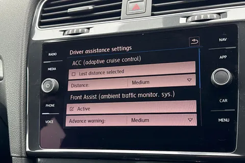 DK18XKU Volkswagen Golf 1.5 TSI EVO SE [Nav] 5dr Thumbnail #32