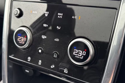 18 of 60 for Land Rover Discovery Sport 2.0 D240 MHEV R-Dynamic HSE Auto 4WD Euro 6 (s/s) 5dr