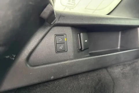 29 of 60 for Land Rover Discovery Sport 2.0 D240 MHEV R-Dynamic HSE Auto 4WD Euro 6 (s/s) 5dr