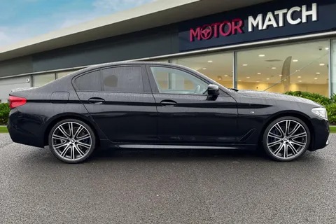 YR69WZJ BMW 5 Series 3.0 530d M Sport Auto Euro 6 (s/s) 4dr Thumbnail #4