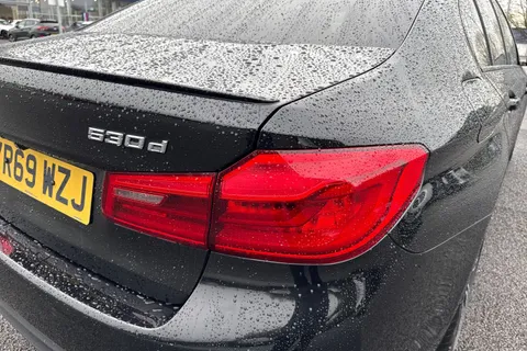YR69WZJ BMW 5 Series 3.0 530d M Sport Auto Euro 6 (s/s) 4dr Thumbnail #9