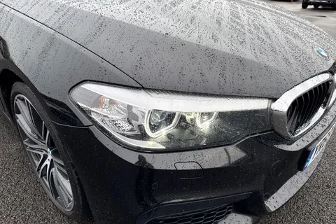 YR69WZJ BMW 5 Series 3.0 530d M Sport Auto Euro 6 (s/s) 4dr Thumbnail #10