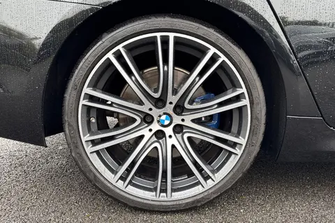 YR69WZJ BMW 5 Series 3.0 530d M Sport Auto Euro 6 (s/s) 4dr Thumbnail #12