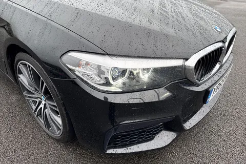 YR69WZJ BMW 5 Series 3.0 530d M Sport Auto Euro 6 (s/s) 4dr Thumbnail #26