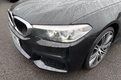 YR69WZJ BMW 5 Series 3.0 530d M Sport Auto Euro 6 (s/s) 4dr Thumbnail #27