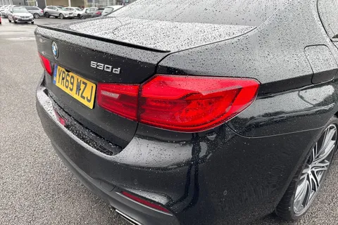 YR69WZJ BMW 5 Series 3.0 530d M Sport Auto Euro 6 (s/s) 4dr Thumbnail #31