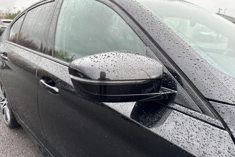 YR69WZJ BMW 5 Series 3.0 530d M Sport Auto Euro 6 (s/s) 4dr Thumbnail #34