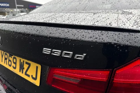 YR69WZJ BMW 5 Series 3.0 530d M Sport Auto Euro 6 (s/s) 4dr Thumbnail #35