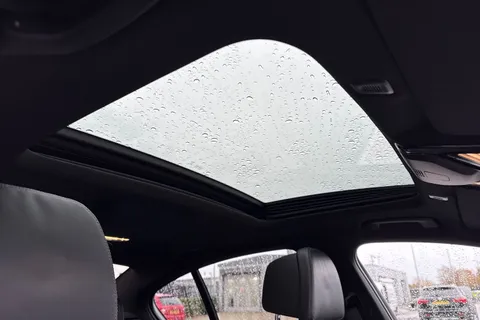 YR69WZJ BMW 5 Series 3.0 530d M Sport Auto Euro 6 (s/s) 4dr Thumbnail #36