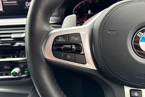 YR69WZJ BMW 5 Series 3.0 530d M Sport Auto Euro 6 (s/s) 4dr Thumbnail #41