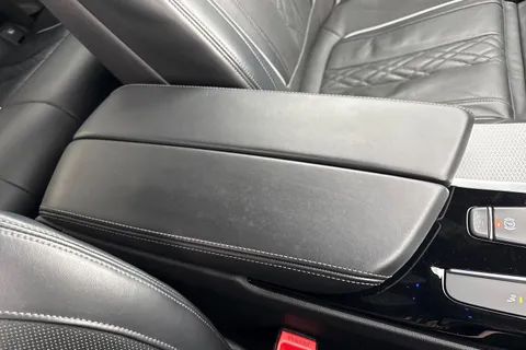 YR69WZJ BMW 5 Series 3.0 530d M Sport Auto Euro 6 (s/s) 4dr Thumbnail #61