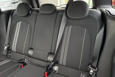 SV70ULL Mini Countryman 1.5 10kWh Cooper SE Sport Auto ALL4 Euro 6 (s/s) 5dr Thumbnail #15