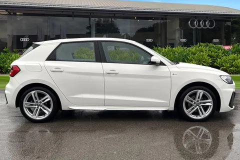 3 of 42 for Audi A1 S line 35 TFSI 150 PS S tronic