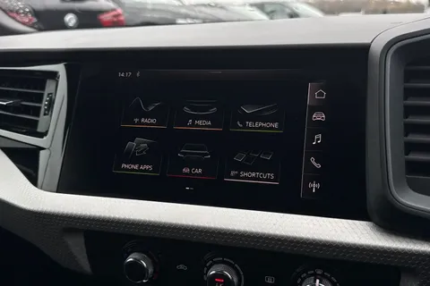 17 of 42 for Audi A1 S line 35 TFSI 150 PS S tronic