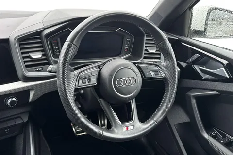 18 of 42 for Audi A1 S line 35 TFSI 150 PS S tronic
