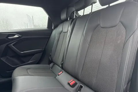 19 of 42 for Audi A1 S line 35 TFSI 150 PS S tronic