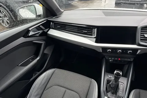 20 of 42 for Audi A1 S line 35 TFSI 150 PS S tronic