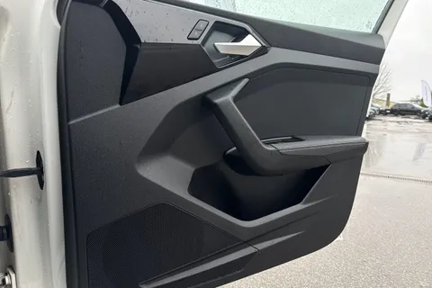 21 of 42 for Audi A1 S line 35 TFSI 150 PS S tronic