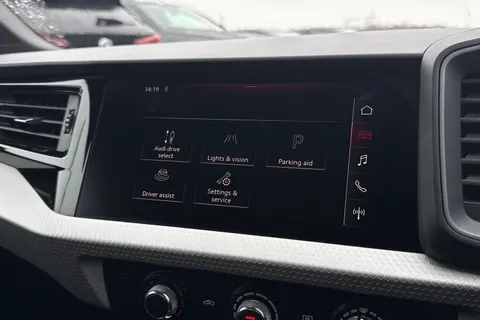 38 of 42 for Audi A1 S line 35 TFSI 150 PS S tronic