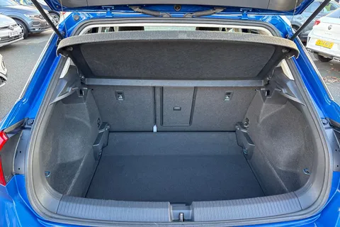 6 of 42 for Volkswagen T-Roc 1.5 TSI EVO Design 5dr