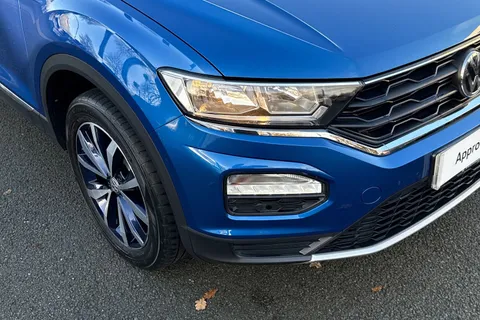 8 of 42 for Volkswagen T-Roc 1.5 TSI EVO Design 5dr