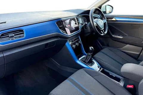 14 of 42 for Volkswagen T-Roc 1.5 TSI EVO Design 5dr