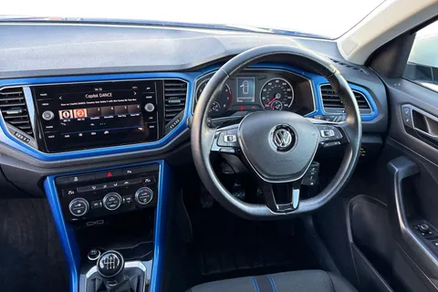 17 of 42 for Volkswagen T-Roc 1.5 TSI EVO Design 5dr