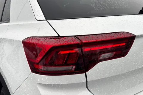 KO74JRZ Volkswagen T-Roc 2.0 TDI 150 EVO R-Line 5dr DSG **PAN ROOF + REVERSING CAMERA** Thumbnail #8